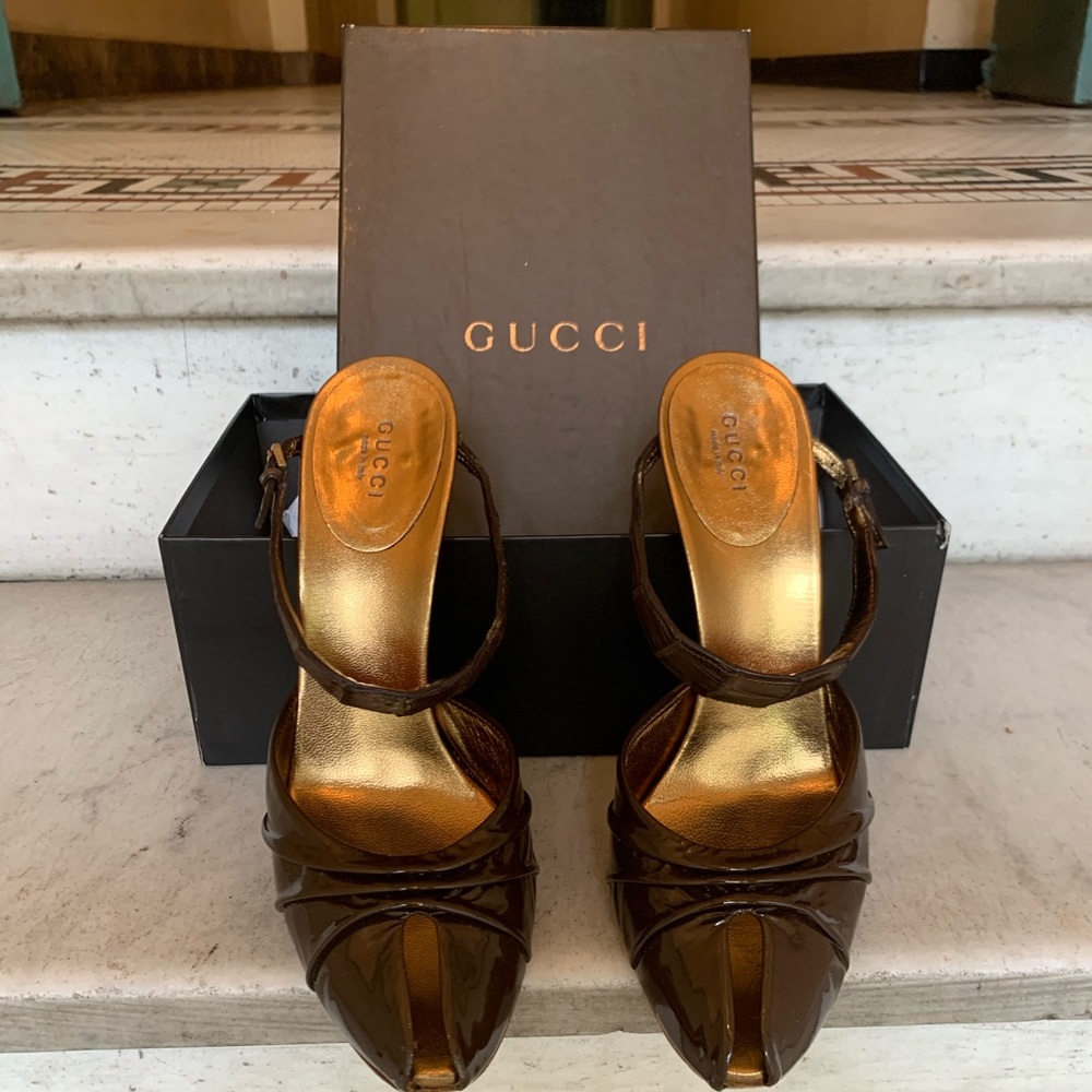 SOLD 💸 Gucci, “Tom Ford Era” Chocolate Brown Patent Leather Peep Toe Heels